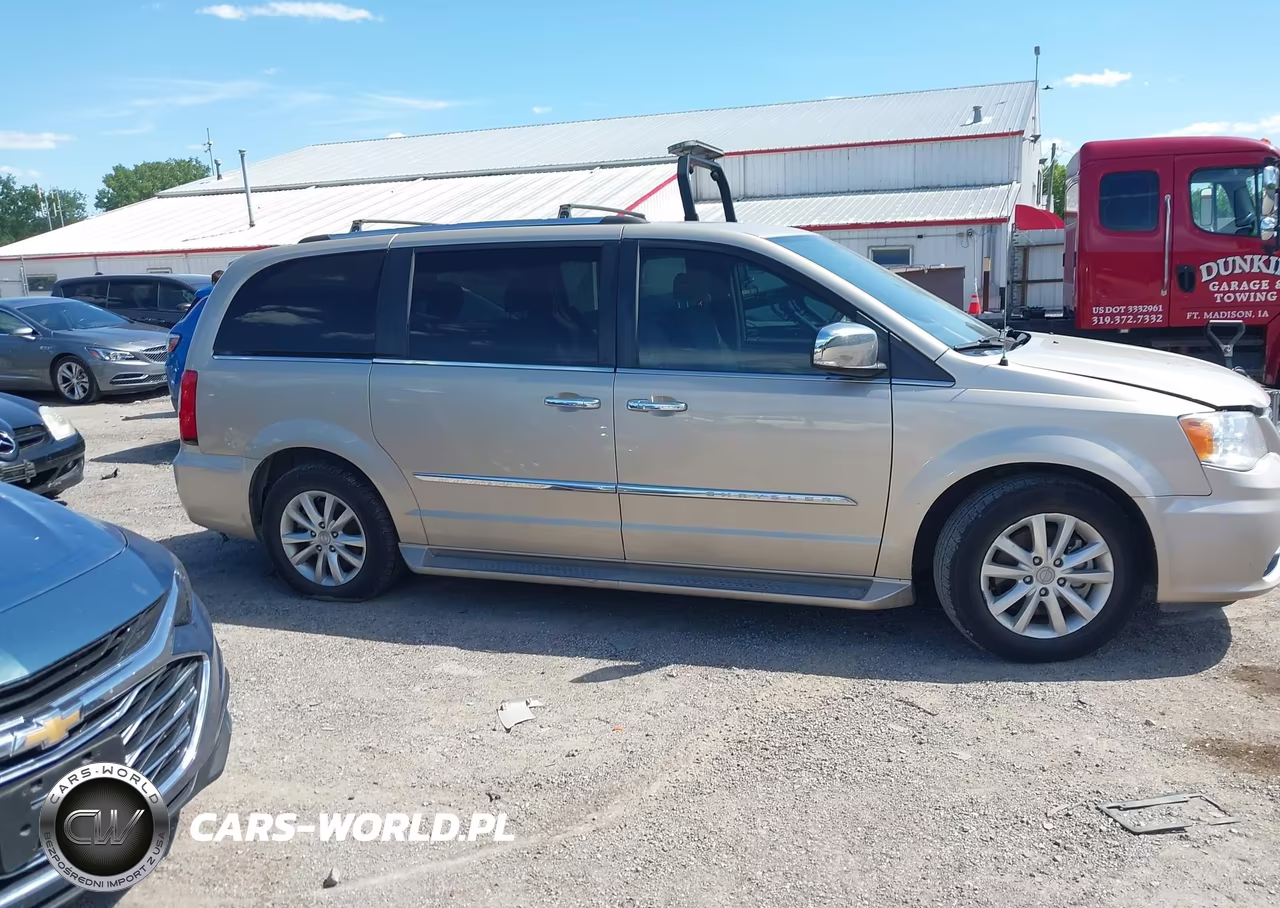 2016 Chrysler Town & Country Limited Platinum VIN:2C4RC1GG5GR207068 - 14
