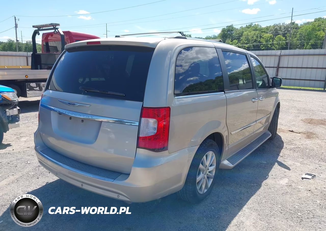 2016 Chrysler Town & Country Limited Platinum VIN:2C4RC1GG5GR207068 - 4