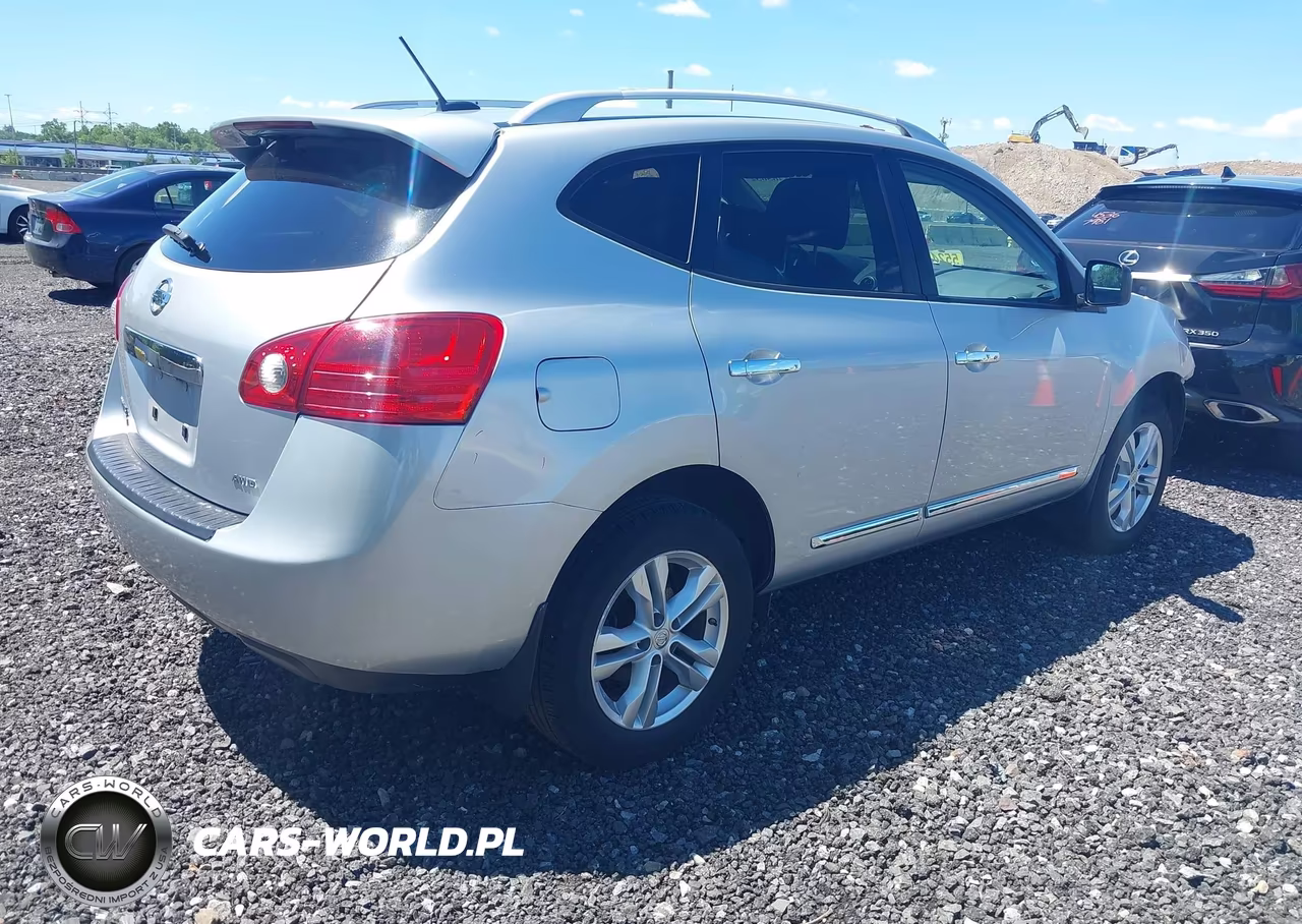 2015 Nissan Rogue Select S VIN:JN8AS5MV8FW256284 - 4
