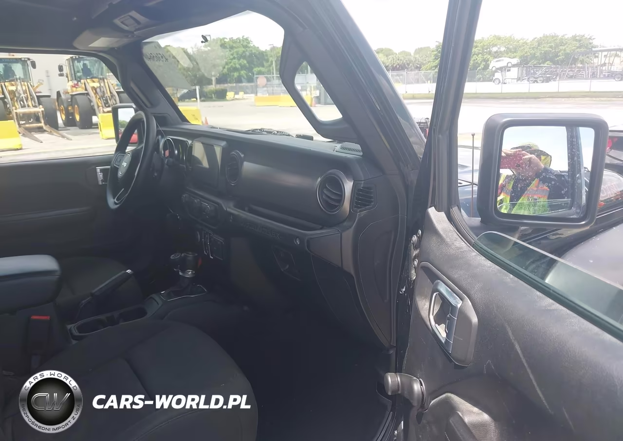 2020 Jeep Wrangler Sport 4X4 VIN:1C4GJXAGXLW162624 - 5