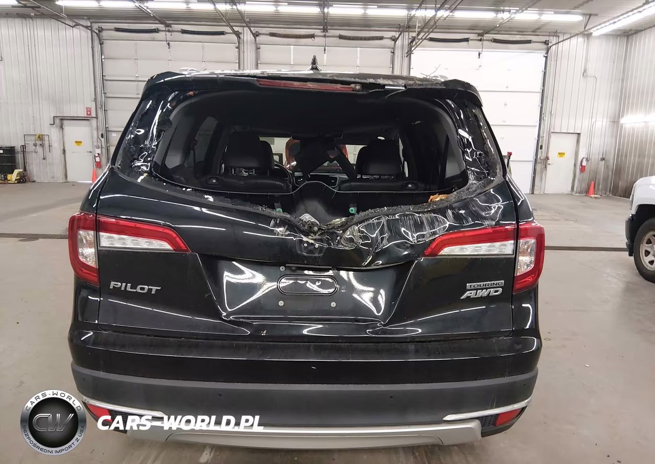 2019 Honda Pilot Touring VIN:5FNYF6H60KB092776 - 17