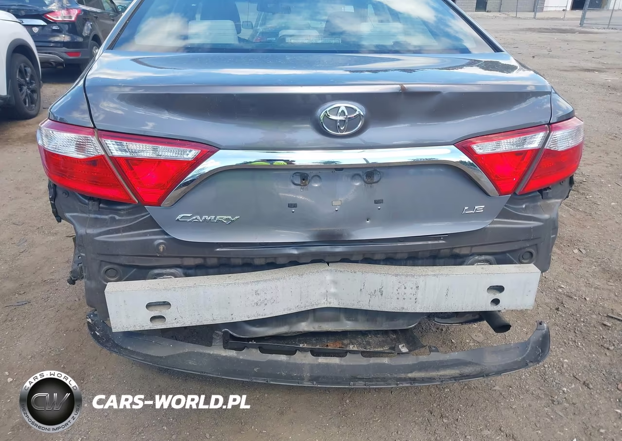 2017 Toyota Camry Le VIN:4T1BF1FK8HU619919 - 18