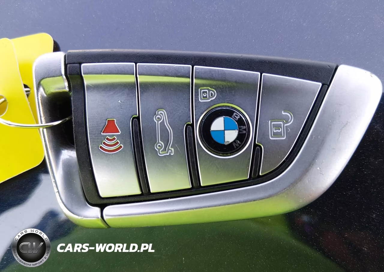 2016 BMW 740I VIN:WBA7E2C55GG547475 - 11