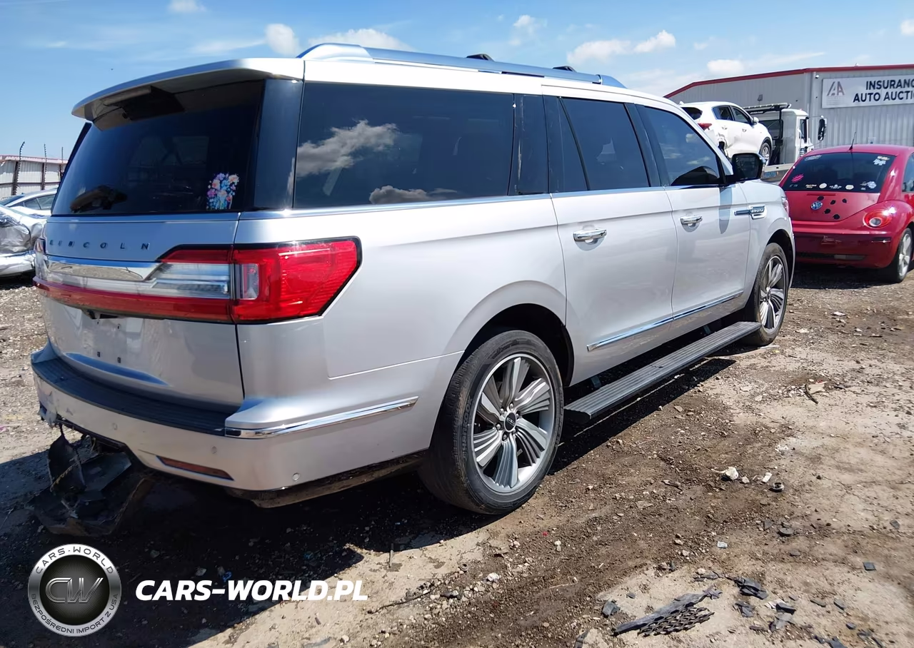 2018 Lincoln Navigator L Black Label VIN:5LMJJ3TT4JEL18385 - 4