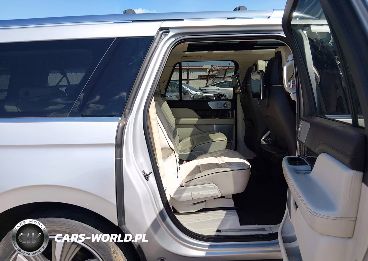 2018 Lincoln Navigator L Black Label VIN:5LMJJ3TT4JEL18385 - 8