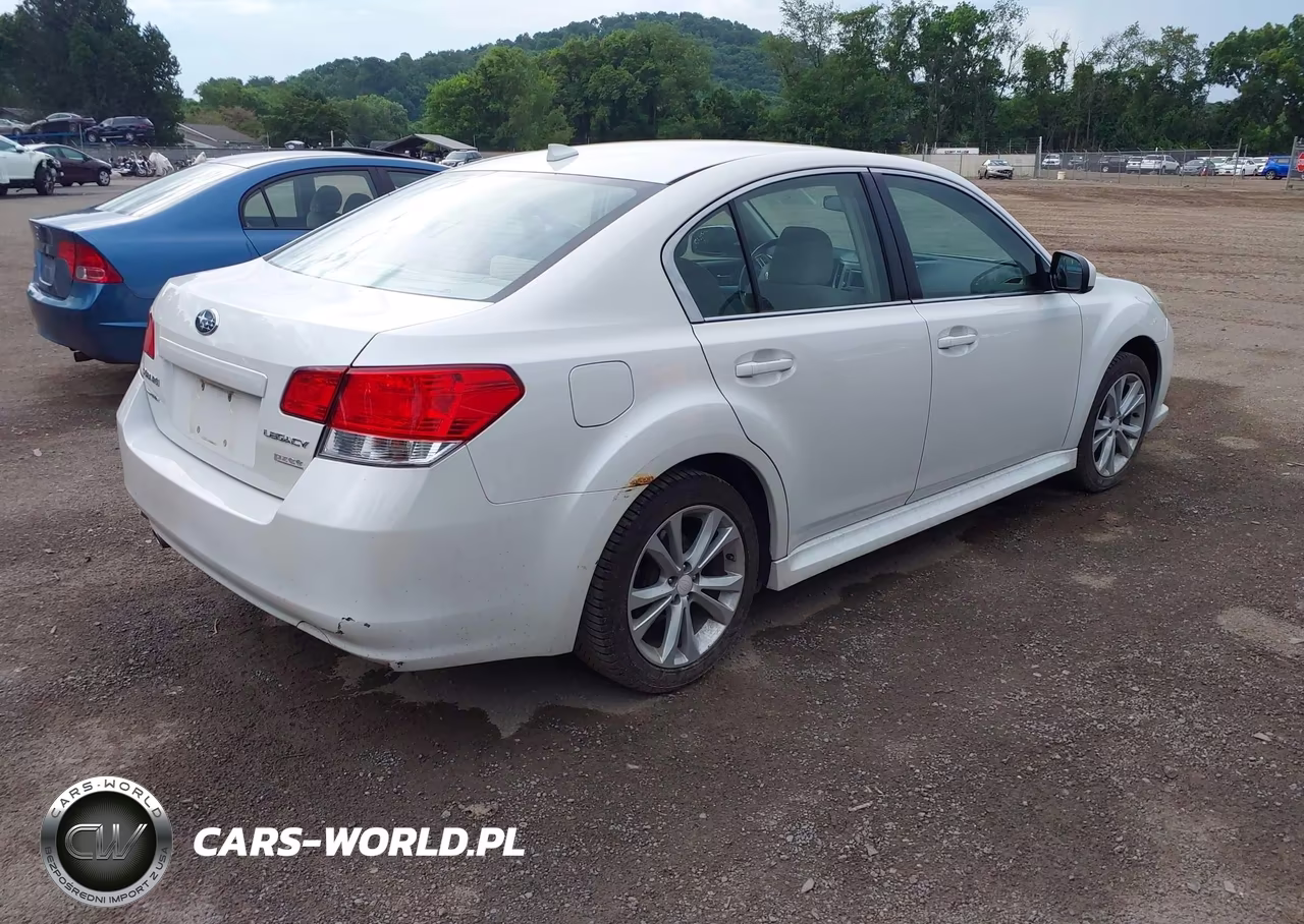 2014 Subaru Legacy 2.5I Premium VIN:4S3BMBC66E3028710 - 4
