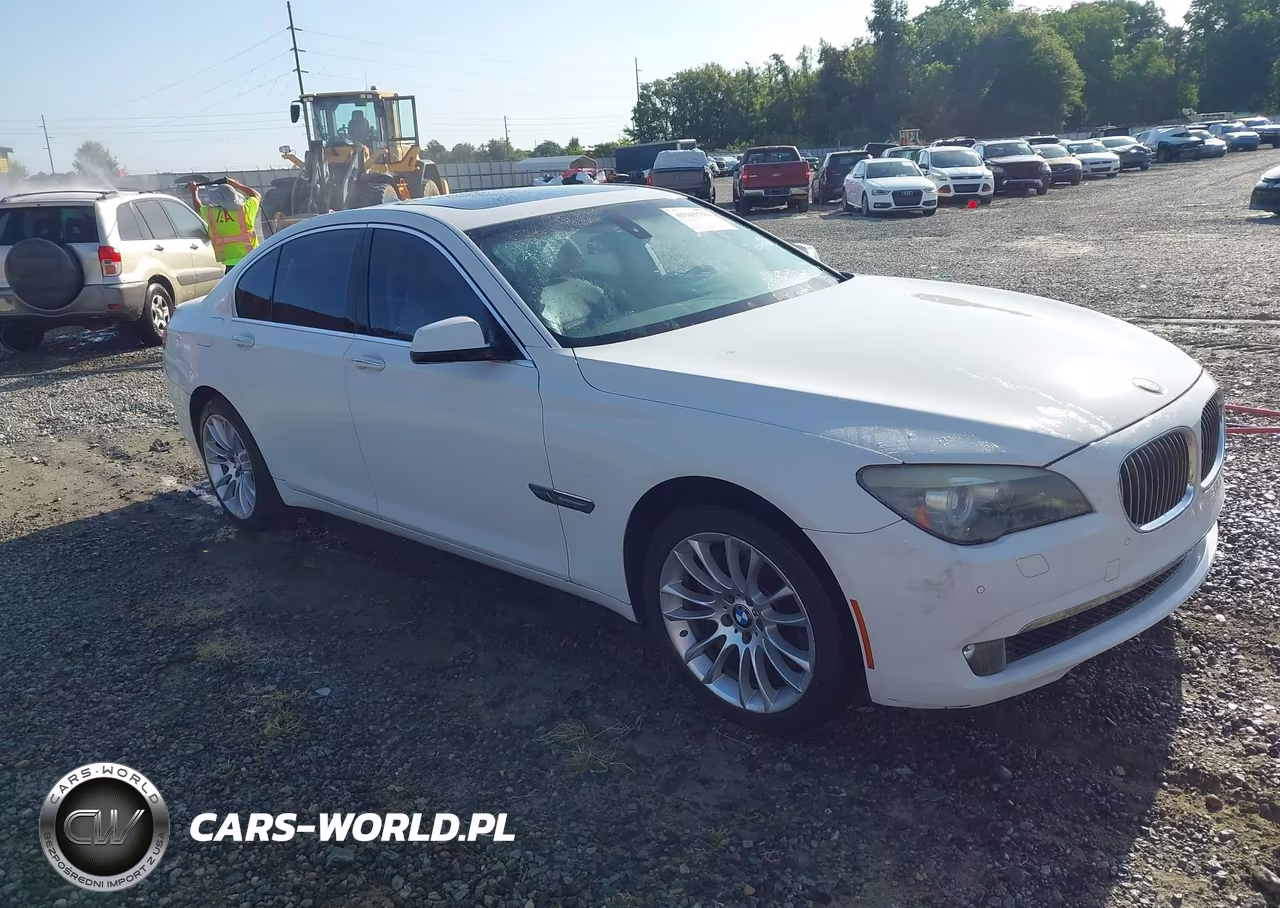 2011 BMW 740I