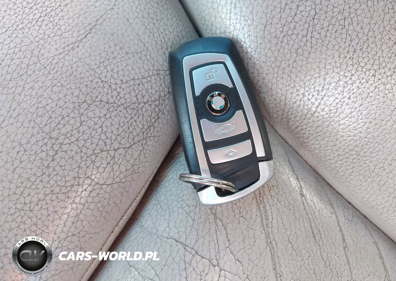 2011 BMW 740I VIN:WBAKA4C51BC392439 - 11
