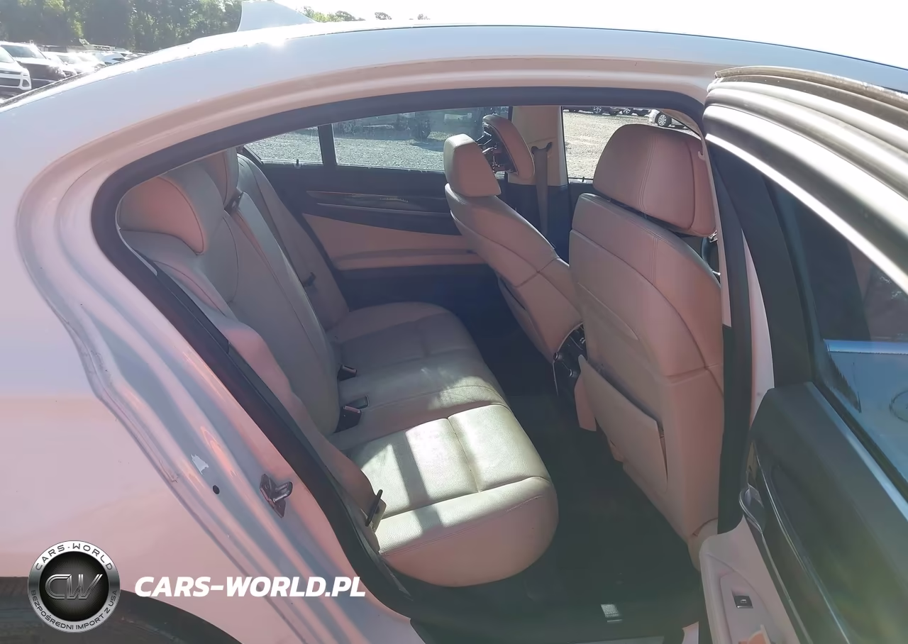 2011 BMW 740I VIN:WBAKA4C51BC392439 - 8