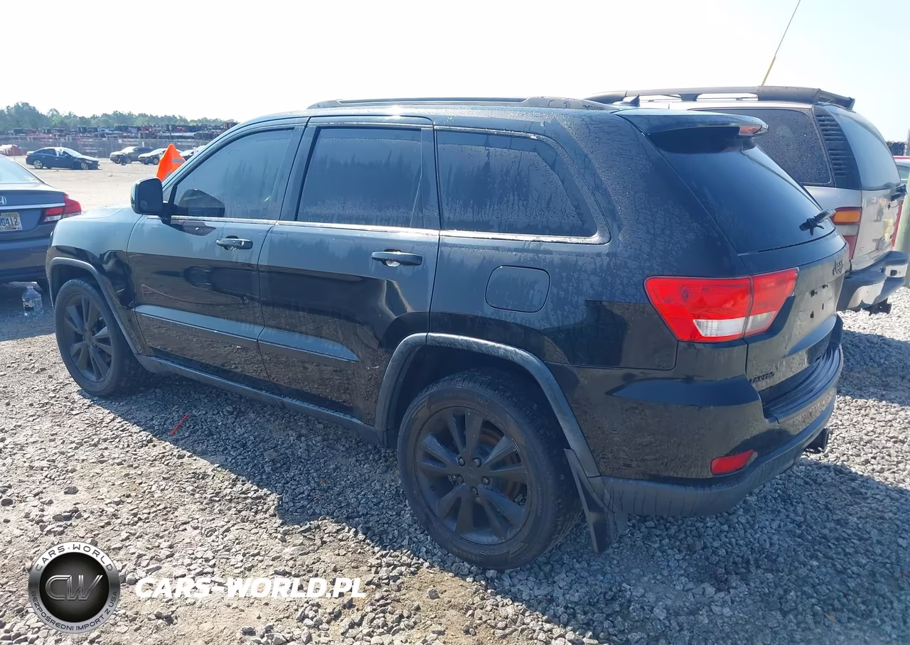 2012 Jeep Grand Cherokee Laredo VIN:1C4RJEAG1CC282133 - 3