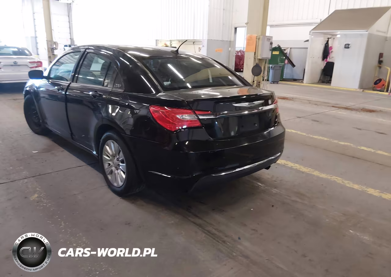 2014 Chrysler 200 Touring VIN:1C3CCBBBXEN184974 - 3