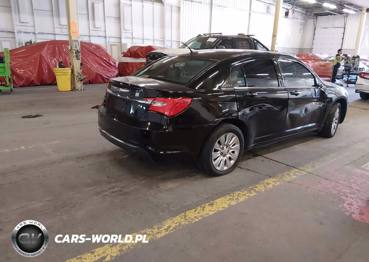 2014 Chrysler 200 Touring VIN:1C3CCBBBXEN184974 - 4