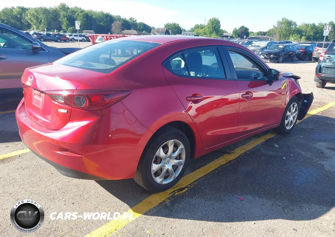 2018 Mazda Mazda3 Sport VIN:3MZBN1U76JM166803 - 4