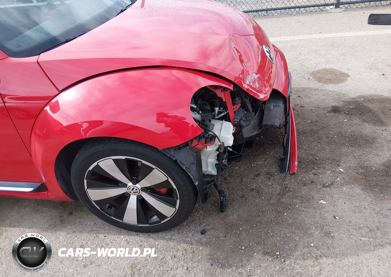 2013 Volkswagen Beetle 2.0T Turbo VIN:3VWVA7AT2DM634883 - 13