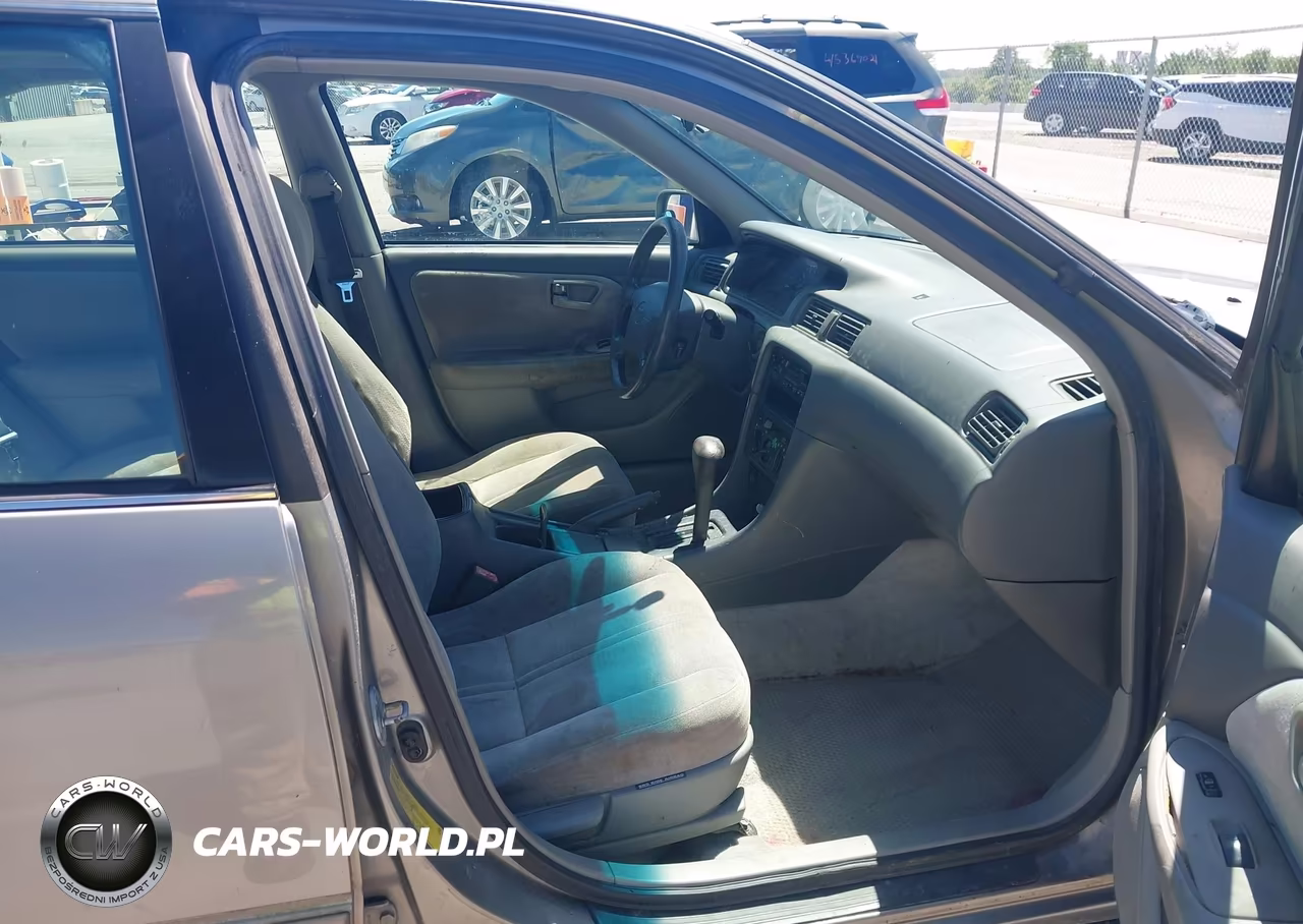 1998 Toyota Camry Le VIN:4T1BG28K8WU322078 - 5