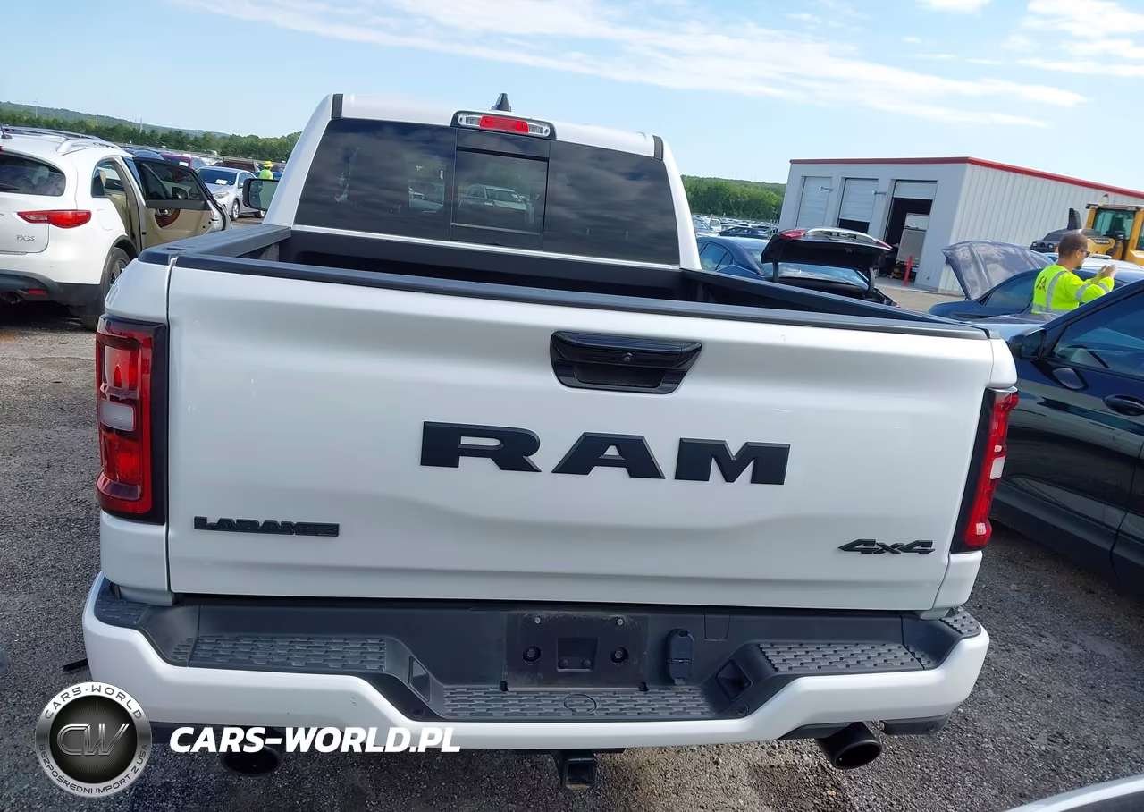 2025 Ram 1500 Laramie 4X4 6'4 Box VIN:1C6SRFRP8SN720287 - 17