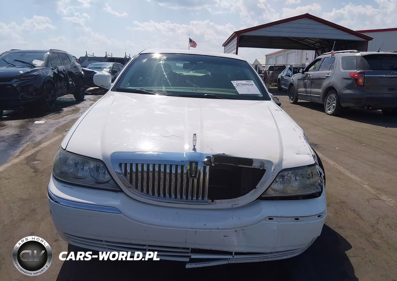 2009 Lincoln Town Car Signature Limited VIN:2LNHM82VX9X612523 - 12