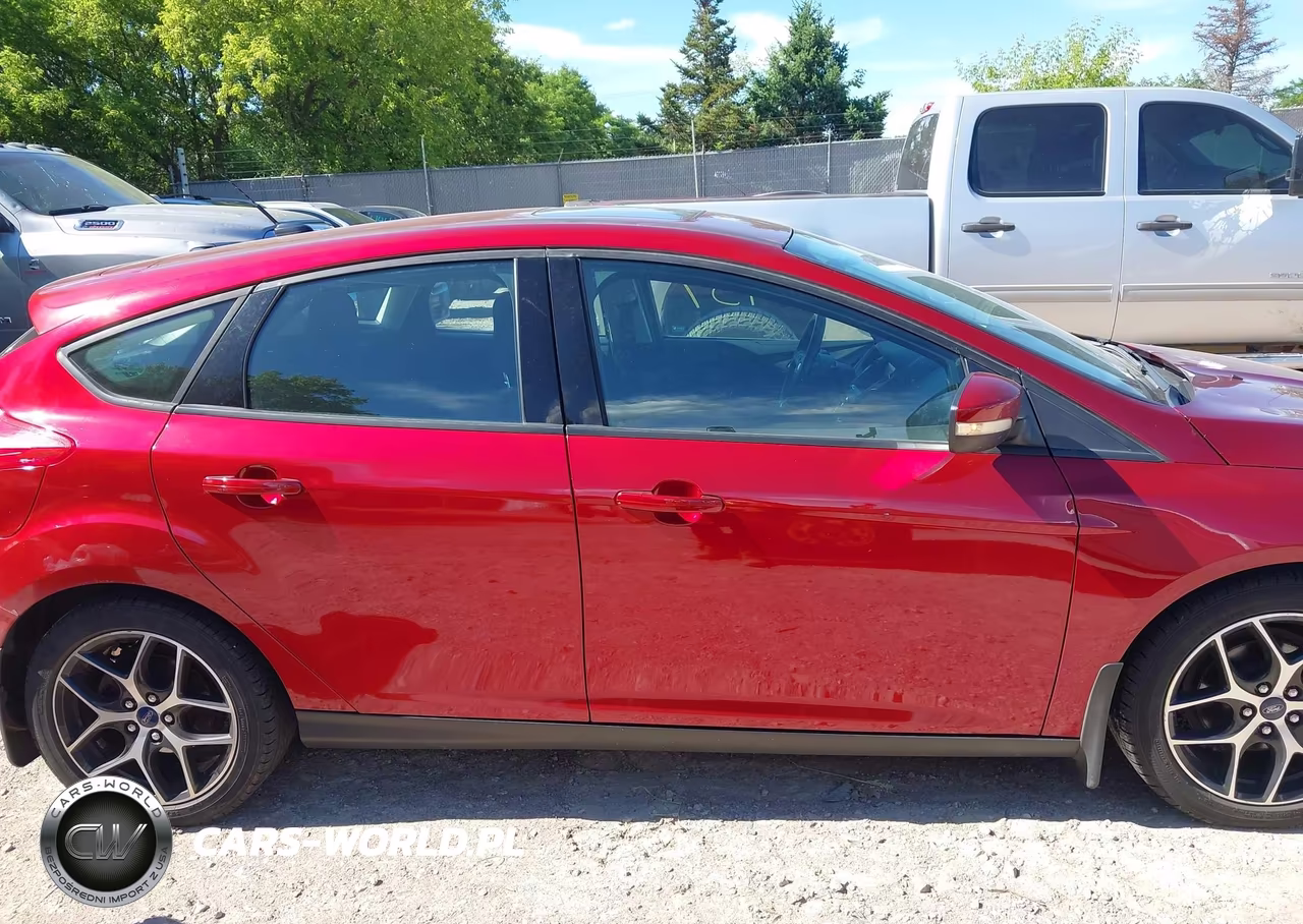 2017 Ford Focus Sel VIN:1FADP3M2XHL214682 - 13