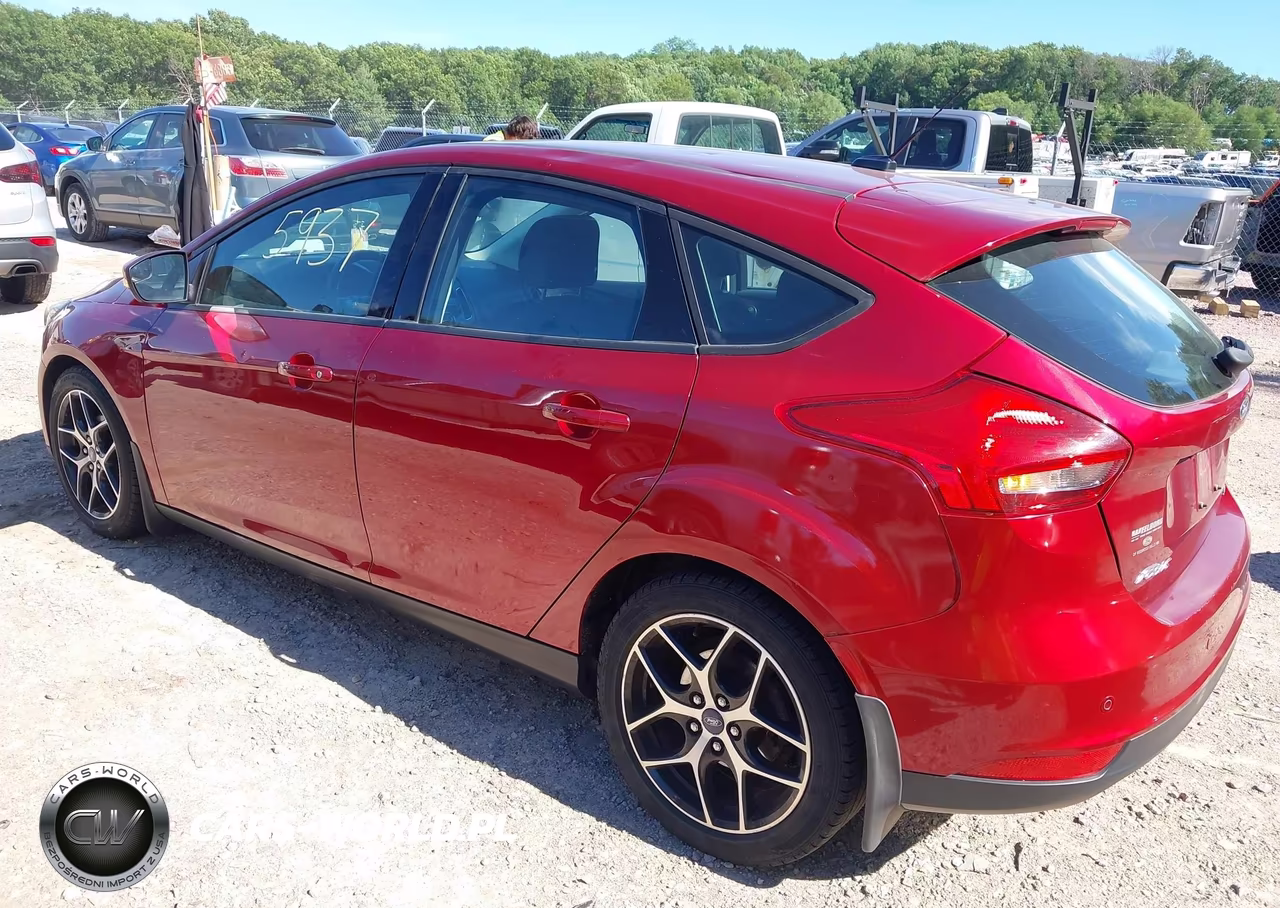 2017 Ford Focus Sel VIN:1FADP3M2XHL214682 - 3