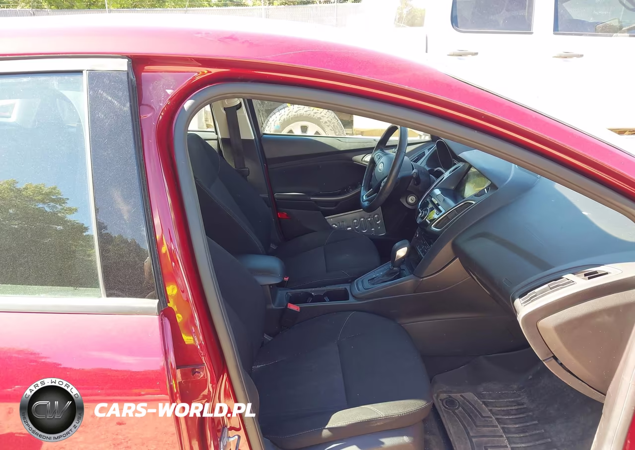 2017 Ford Focus Sel VIN:1FADP3M2XHL214682 - 5
