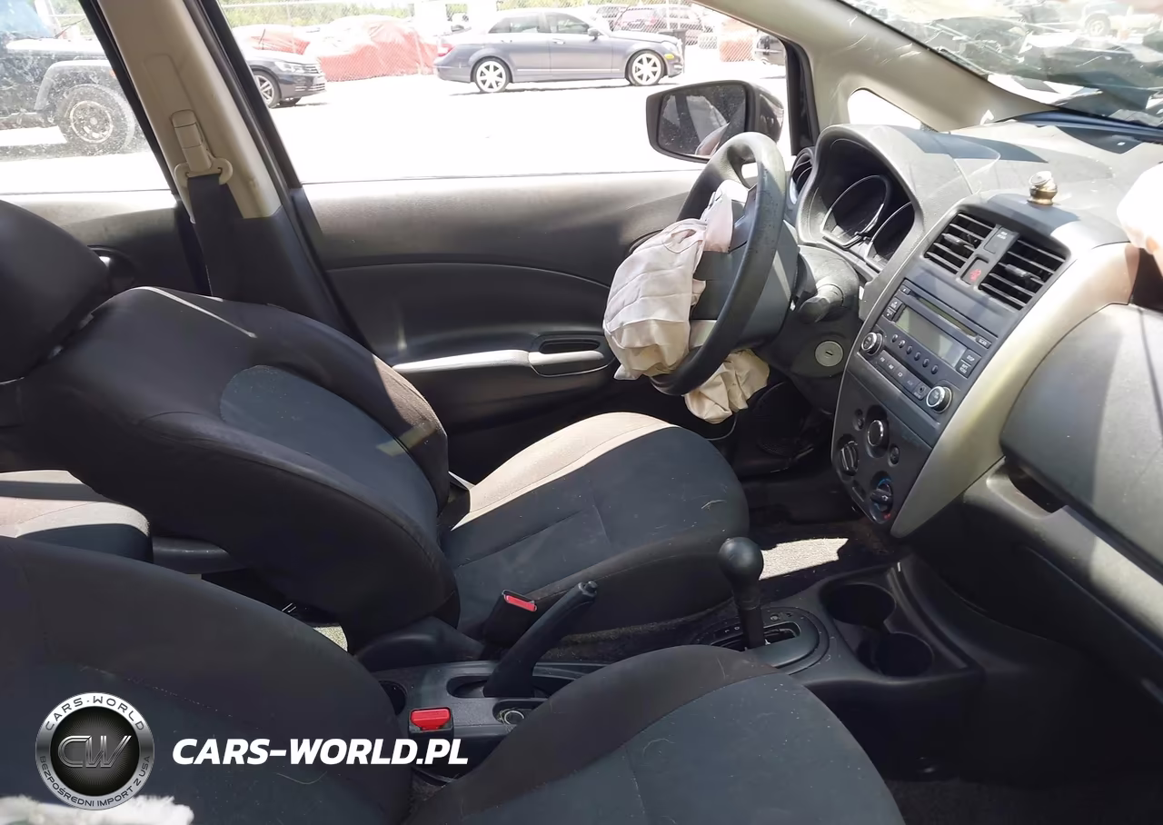 2015 Nissan Versa Note S Plus VIN:3N1CE2CP5FL431435 - 5