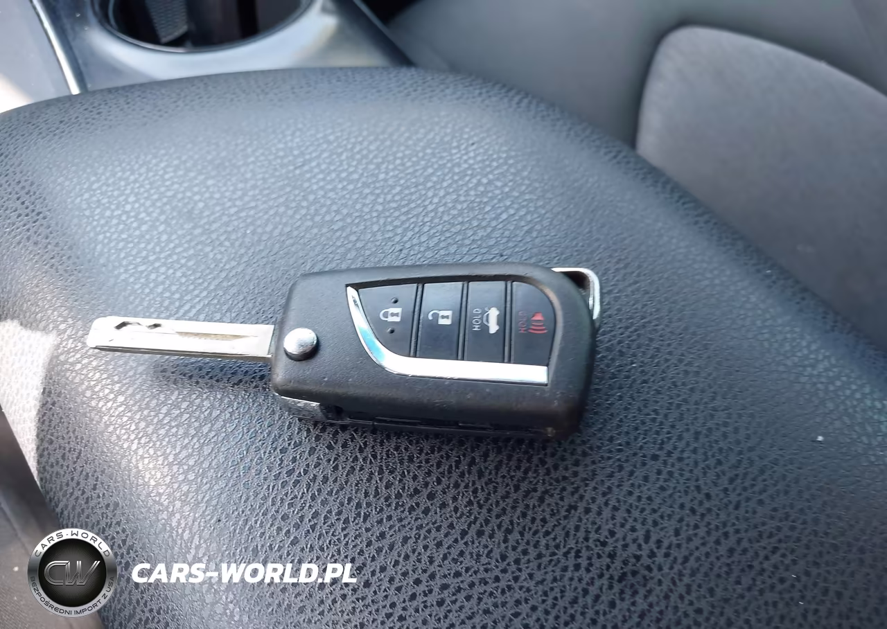 2018 Toyota Camry Le VIN:JTNB11HK7J3023112 - 11