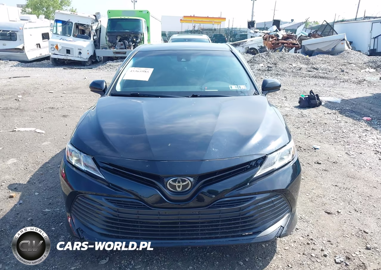 2018 Toyota Camry Le VIN:JTNB11HK7J3023112 - 12