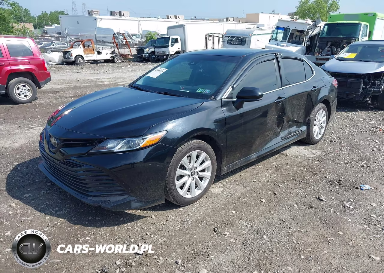 2018 Toyota Camry Le VIN:JTNB11HK7J3023112 - 2