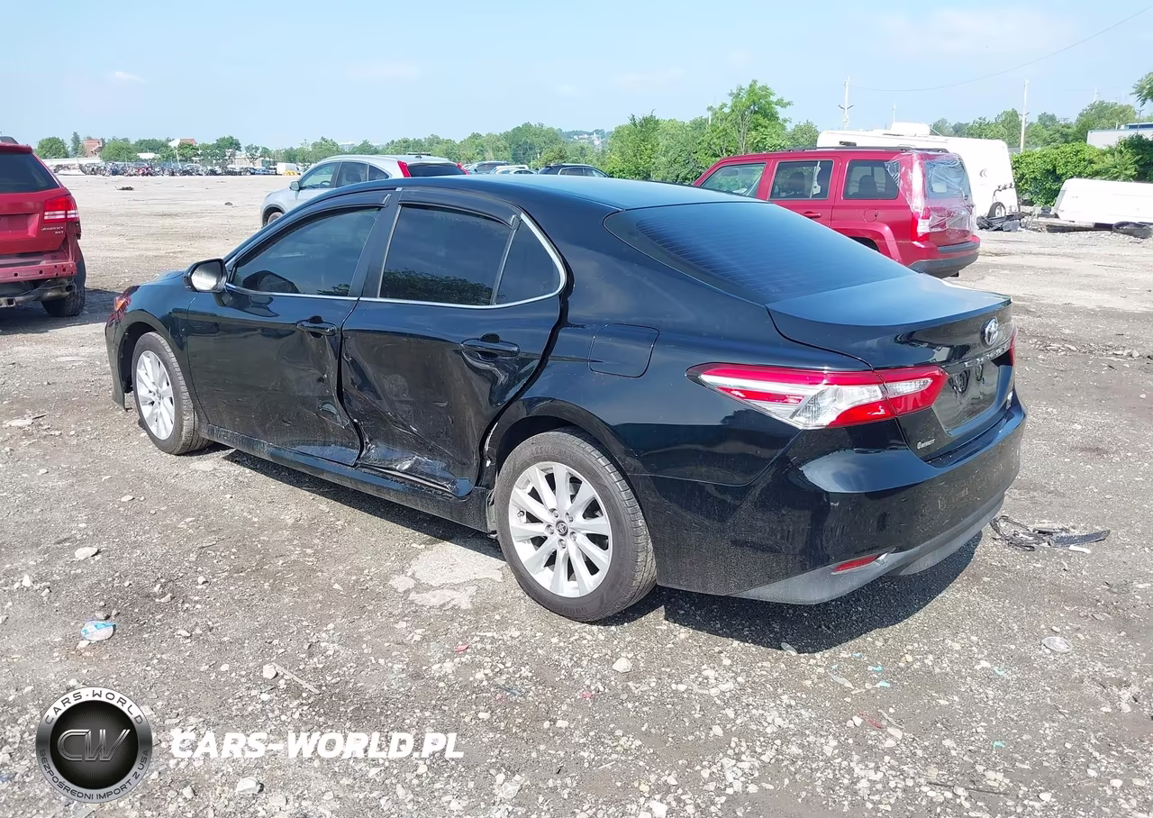 2018 Toyota Camry Le VIN:JTNB11HK7J3023112 - 3