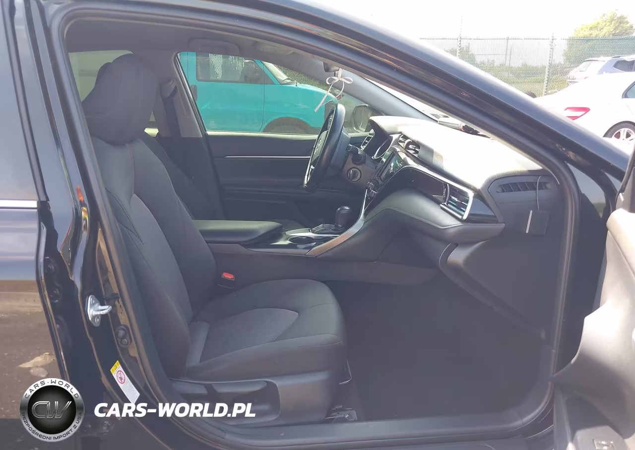 2018 Toyota Camry Le VIN:JTNB11HK7J3023112 - 5