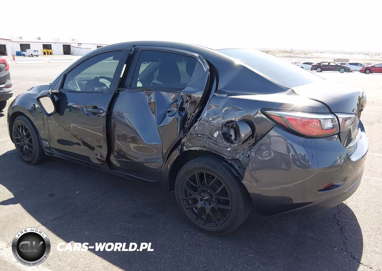 2017 Toyota Yaris Ia VIN:3MYDLBYV4HY179473 - 3