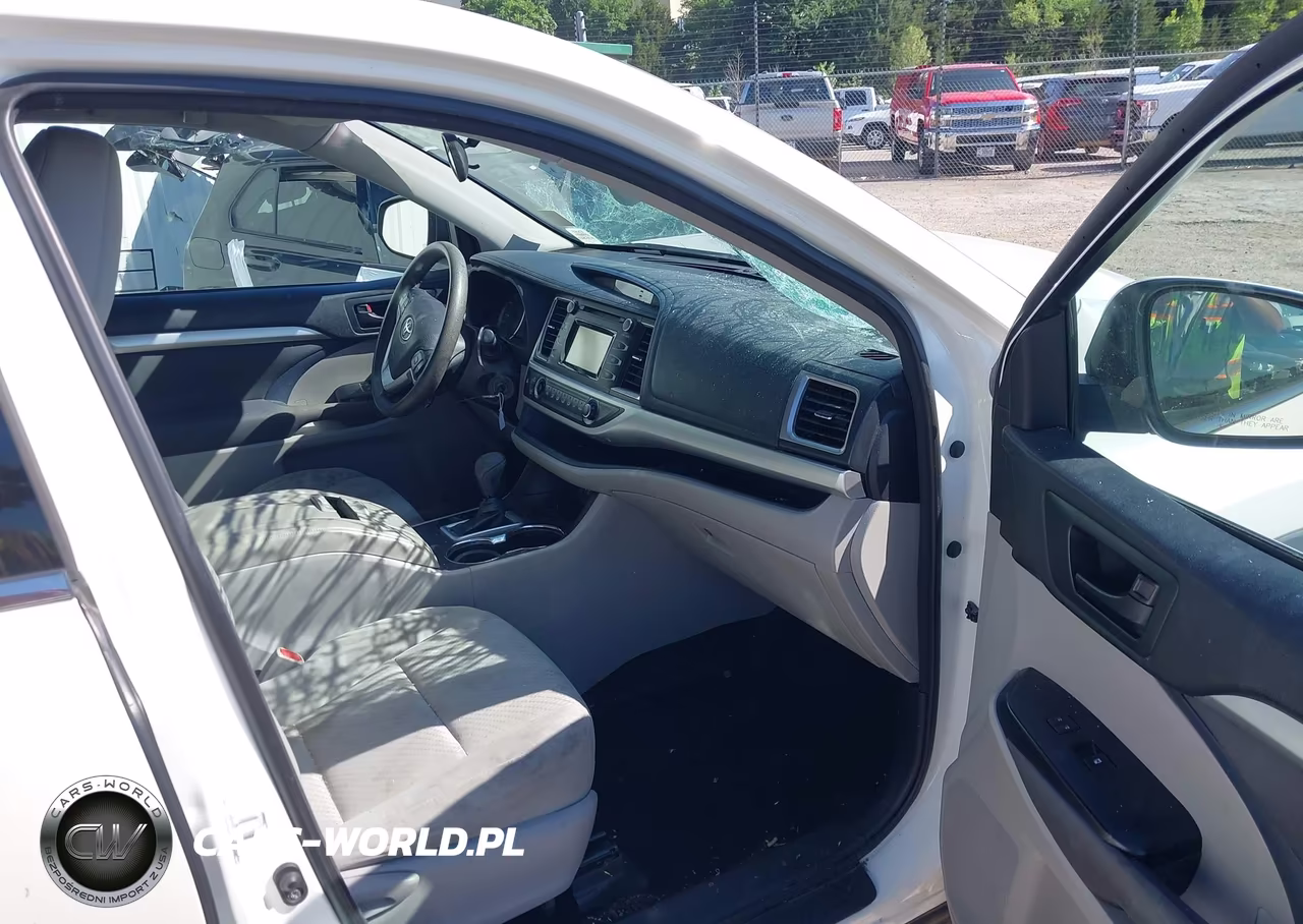 2018 Toyota Highlander Le VIN:5TDZARFHXJS038873 - 5