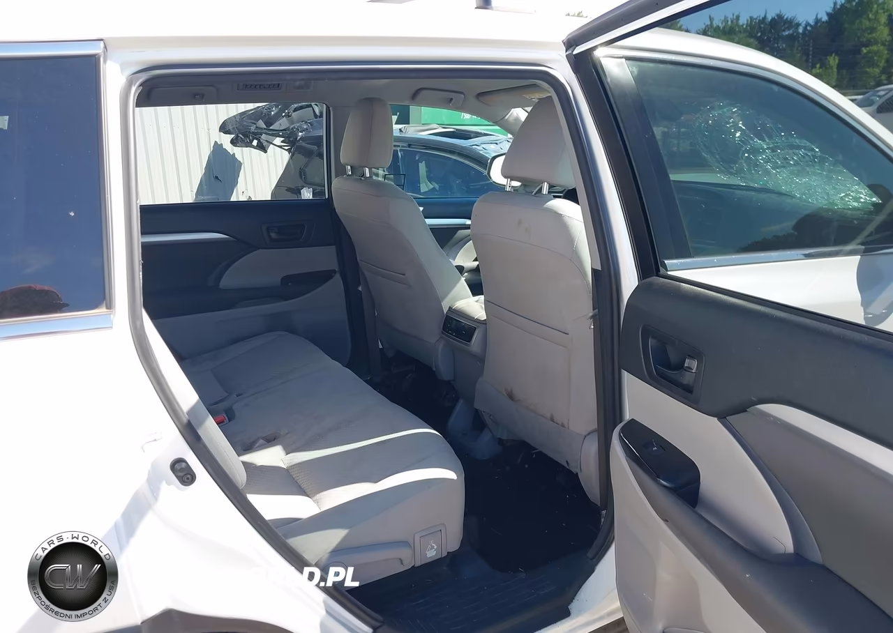 2018 Toyota Highlander Le VIN:5TDZARFHXJS038873 - 8
