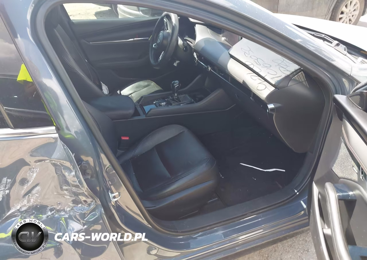 2019 Mazda Mazda3 Premium Package VIN:JM1BPANM0K1131786 - 5