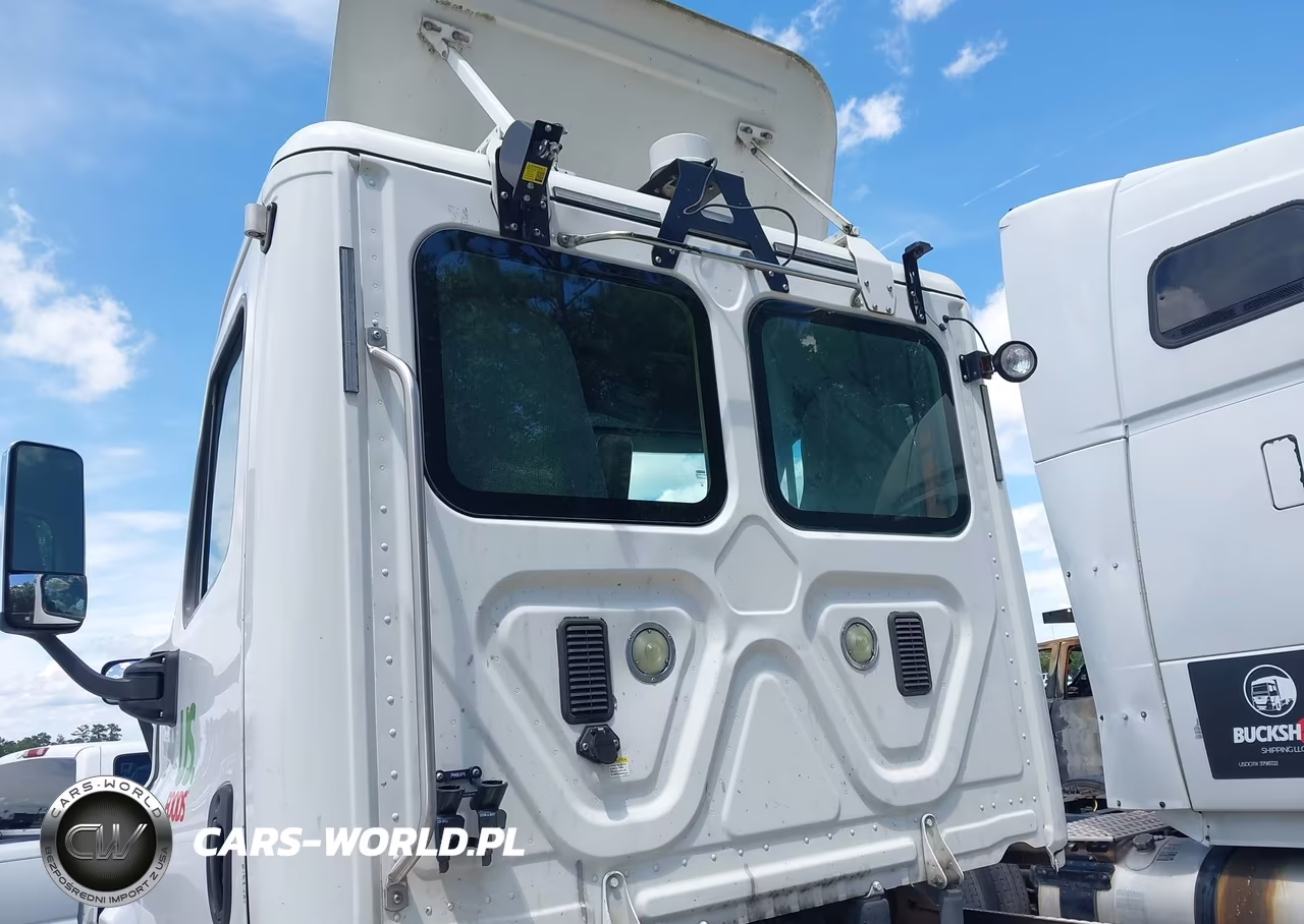 2013 Freightliner Cascadia 113 VIN:1FUBGADV0DLBW3408 - 7