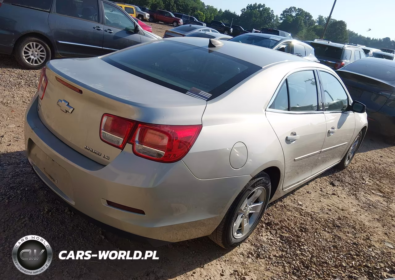 2015 Chevrolet Malibu Ls VIN:1G11B5SL8FF149807 - 4