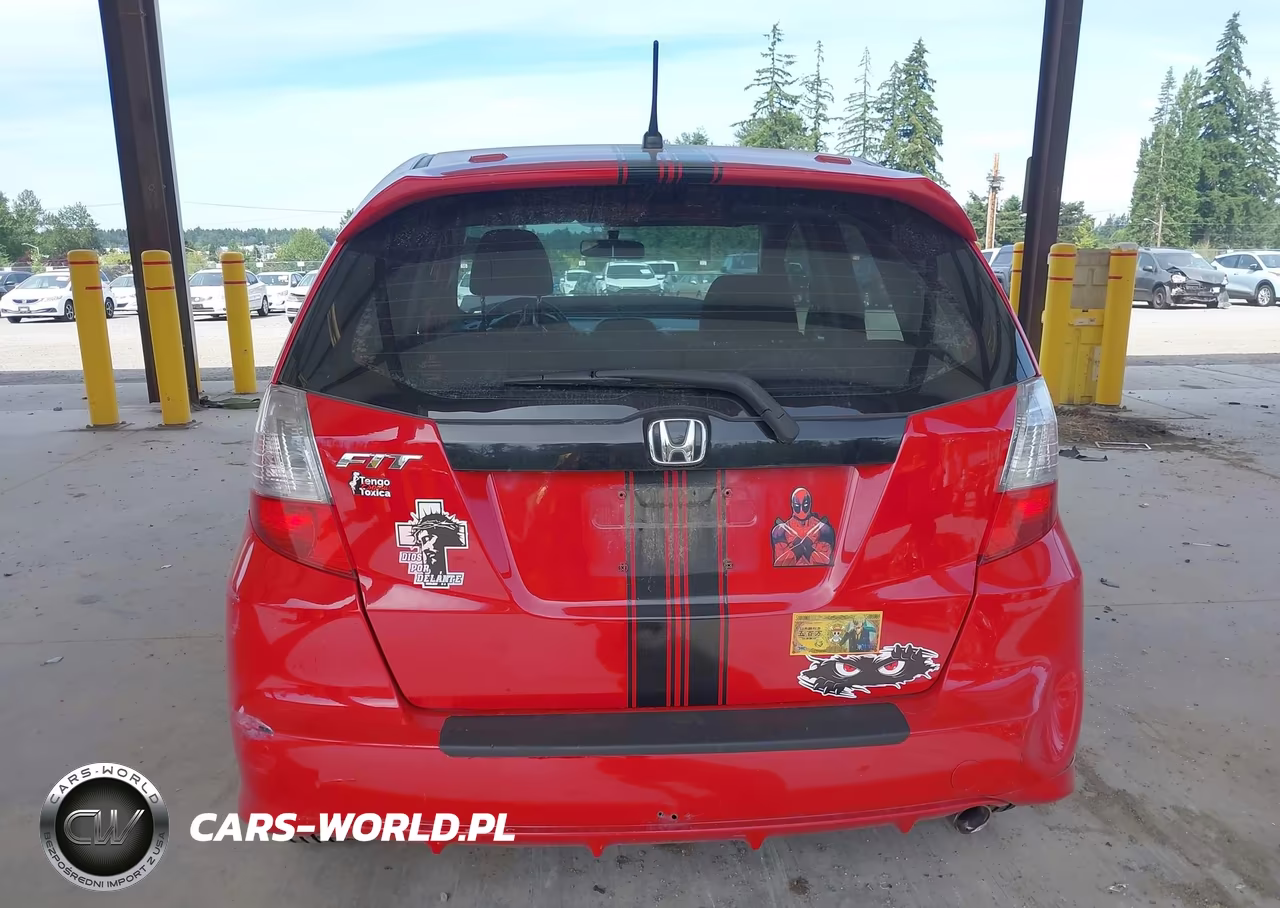 2009 Honda Fit Sport VIN:JHMGE884X9S053214 - 15
