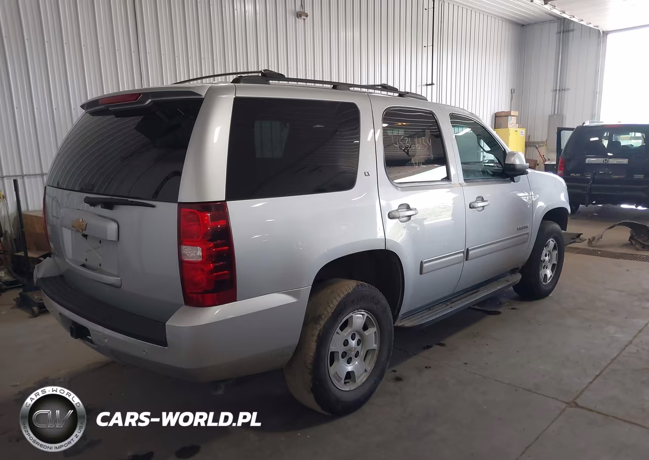 2013 Chevrolet Tahoe Lt VIN:1GNSKBE0XDR349778 - 4
