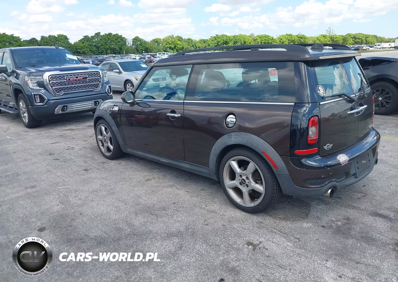 2010 Mini Cooper S Clubman VIN:WMWMM3C52ATZ33216 - 3