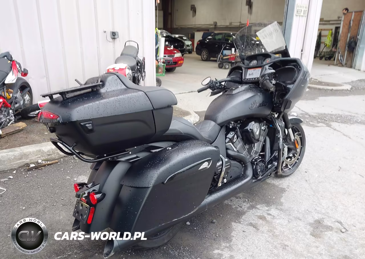 2023 Indian Motorcycle Co. Pursuit Dark Horse With Premium Package VIN:56KLDFRR1P3422285 - 4