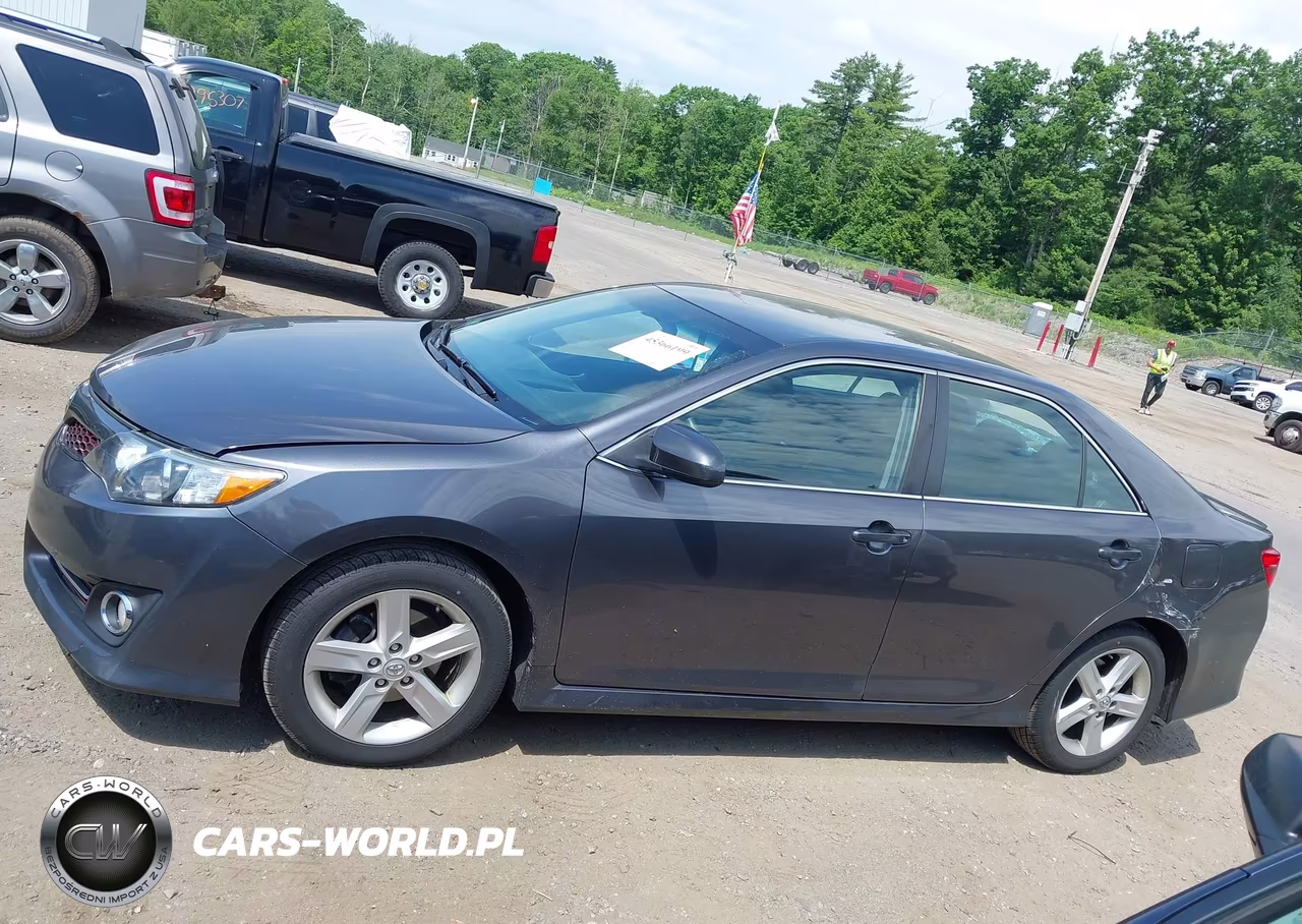 2014 Toyota Camry Se VIN:4T1BF1FK8EU349862 - 14