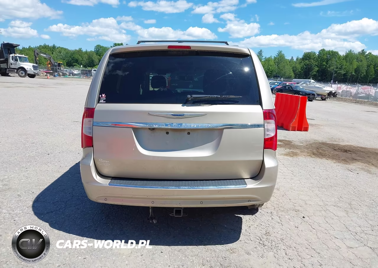 2015 Chrysler Town & Country Touring-L VIN:2C4RC1CG4FR753364 - 16