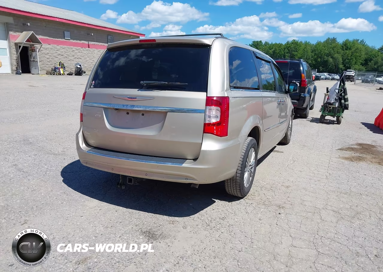 2015 Chrysler Town & Country Touring-L VIN:2C4RC1CG4FR753364 - 4