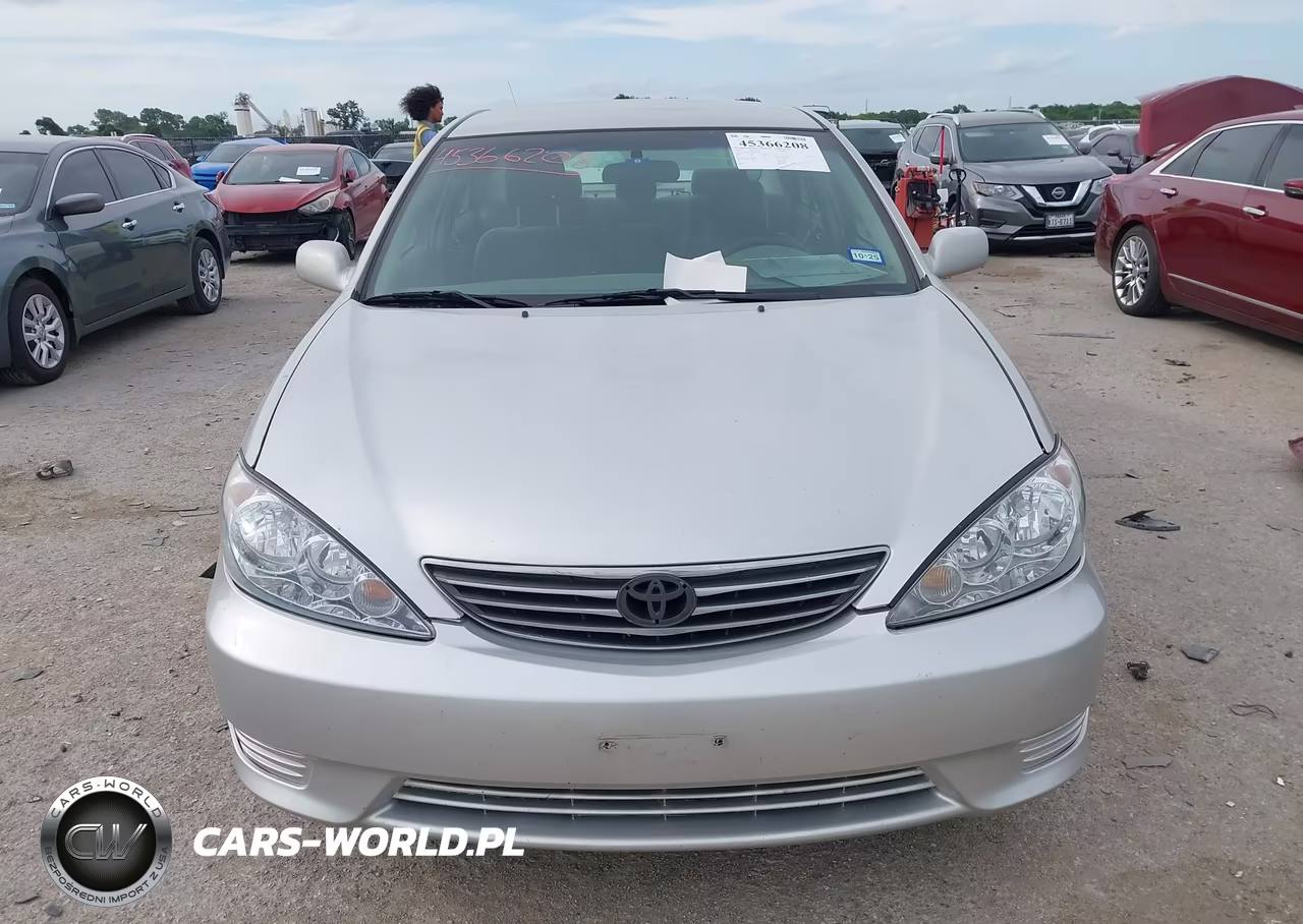 2005 Toyota Camry Le VIN:4T1BE32K35U420244 - 12