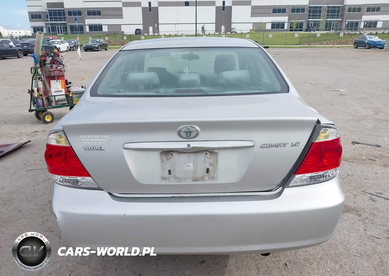 2005 Toyota Camry Le VIN:4T1BE32K35U420244 - 16