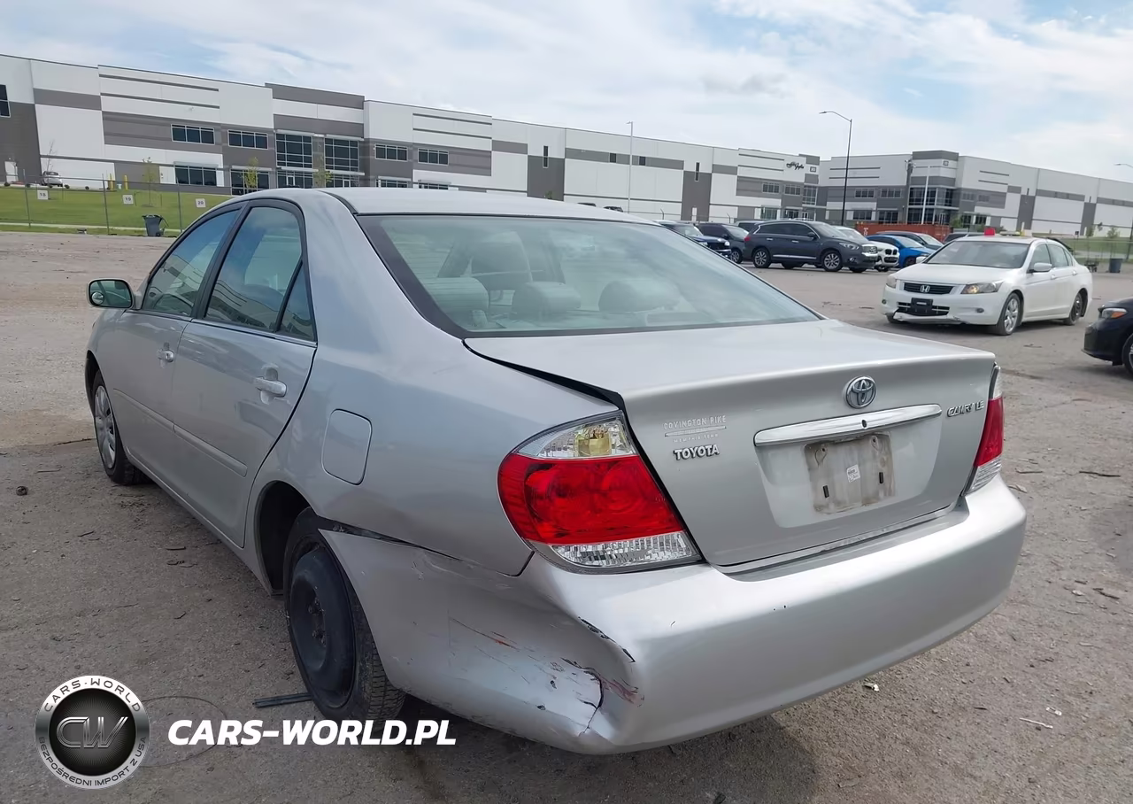 2005 Toyota Camry Le VIN:4T1BE32K35U420244 - 3