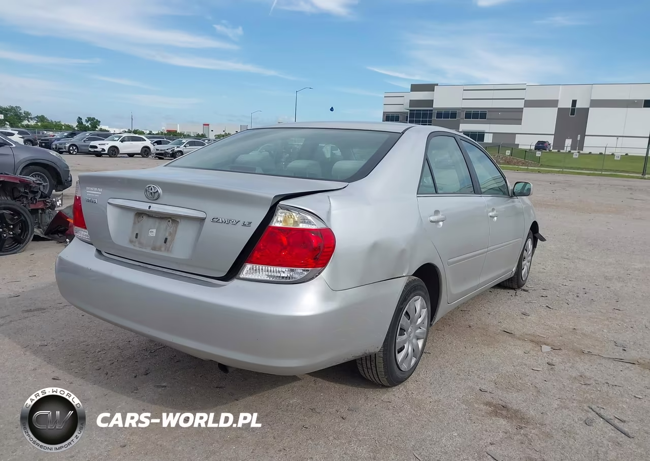 2005 Toyota Camry Le VIN:4T1BE32K35U420244 - 4