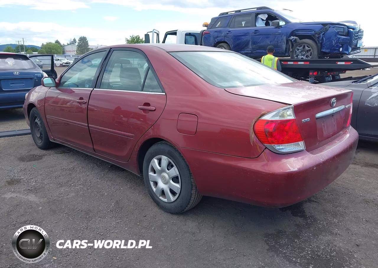 2002 Toyota Camry Le VIN:4T1BE32K12U072049 - 3