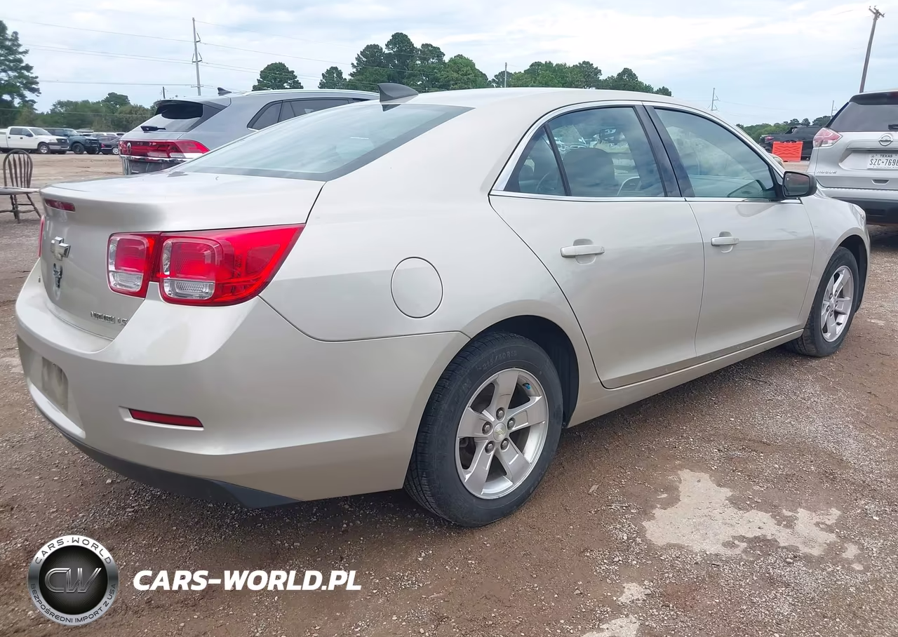 2015 Chevrolet Malibu Ls VIN:1G11B5SL5FF281536 - 4