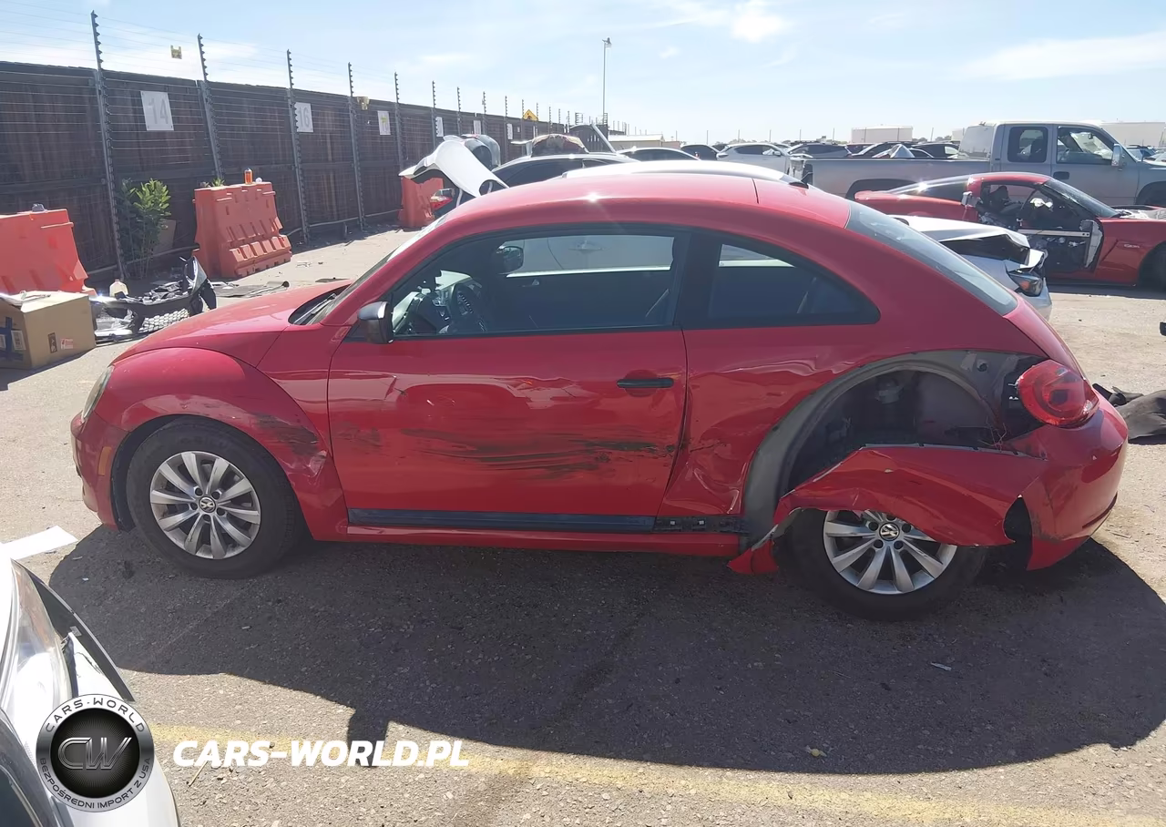 2014 Volkswagen Beetle 2.5L Entry VIN:3VWFP7AT4EM630130 - 15
